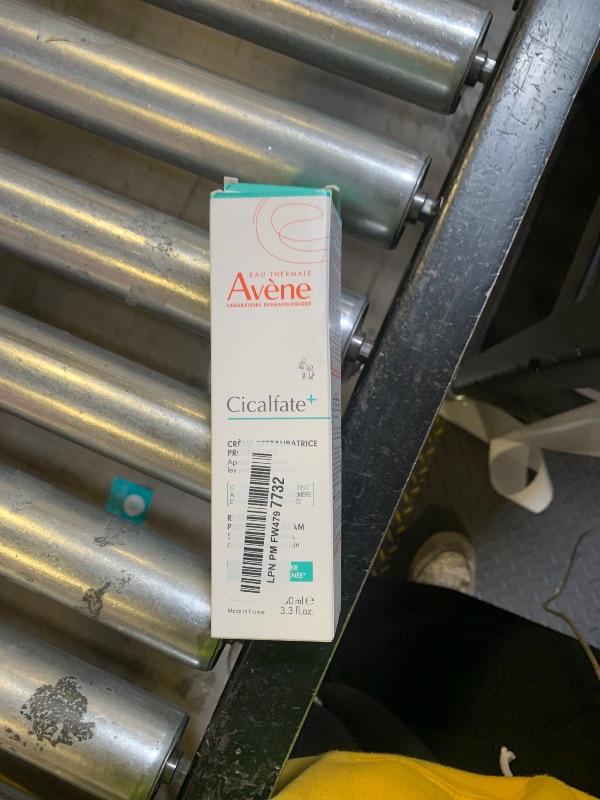 Photo 1 of Avène Cicalfate+ Restorative Protective Cream, Face Moisturizer, face cream for sensitive skin, helps restore skin barrier, restorative cream, safe for infants, children and adults, 3.3 Fl Oz