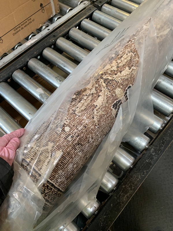 Photo 1 of Area Rug 7ft x 9 ft