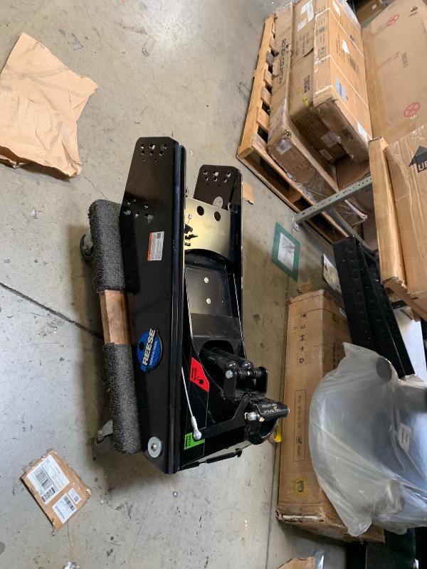 Photo 1 of Reese 94920 Goose Box 5th Wheel Pin Box, Air Ride 20,000 lbs. Capacity, Fits Lippert (1621, 1716, 0719, Rhino), Fabex PB 600 Series