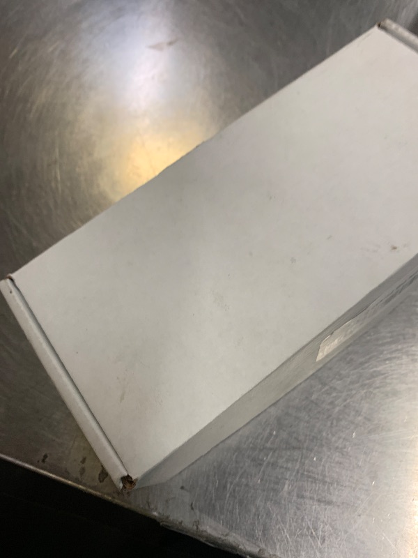 Photo 1 of Apple Watch SE (2nd Gen) (GPS, 40mm) - Midnight Aluminum Case with Midnight Sport Band, M/L (Renewed)