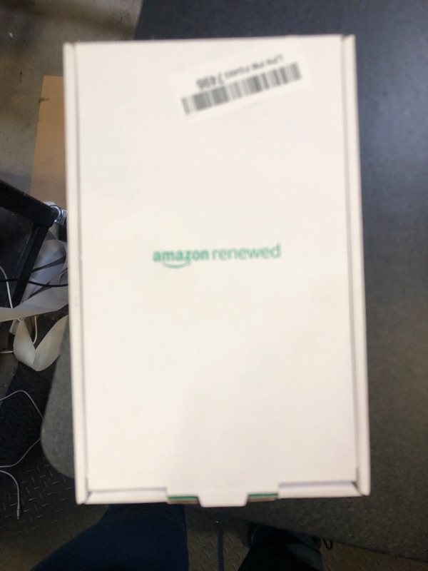 Photo 1 of Apple Watch Series 9 [GPS, 45mm] - Starlight Aluminum Case with Starlight Sport Band, M/L (Renewed Premium)