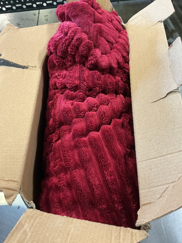 Photo 1 of Heated Blanket Full Size,Flannel & Faux Rabbit Fur Bubble Fleece Electric Throw Blanket,6 Heat Settings,1-10 Hour Auto-Off,Overheat Protection,ETL Certified,72" x 84",Machine Washable,Passion Red