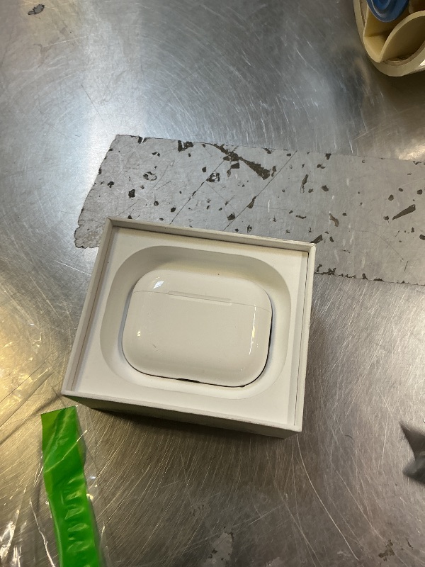 Photo 1 of Apple AirPods Pro 3 Wireless Earbuds, Active Noise Cancellation, Live Translation, Heart Rate Sensing,Hearing Aid Feature,Bluetooth Headphones,Spatial Audio, High-Fidelity Sound, USB-C Charging, White