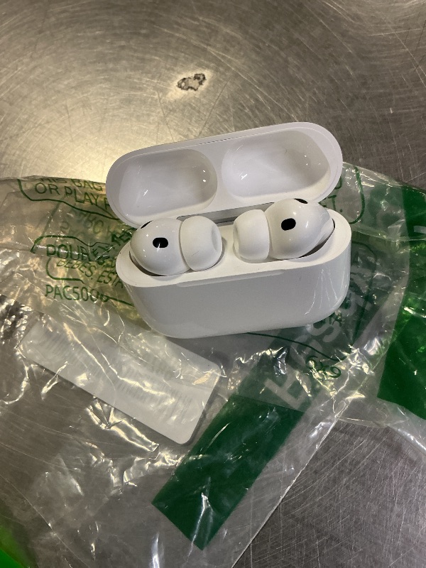 Photo 1 of Apple AirPods Pro 3 Wireless Earbuds, Active Noise Cancellation, Live Translation, Heart Rate Sensing,Hearing Aid Feature,Bluetooth Headphones,Spatial Audio, High-Fidelity Sound, USB-C Charging, White