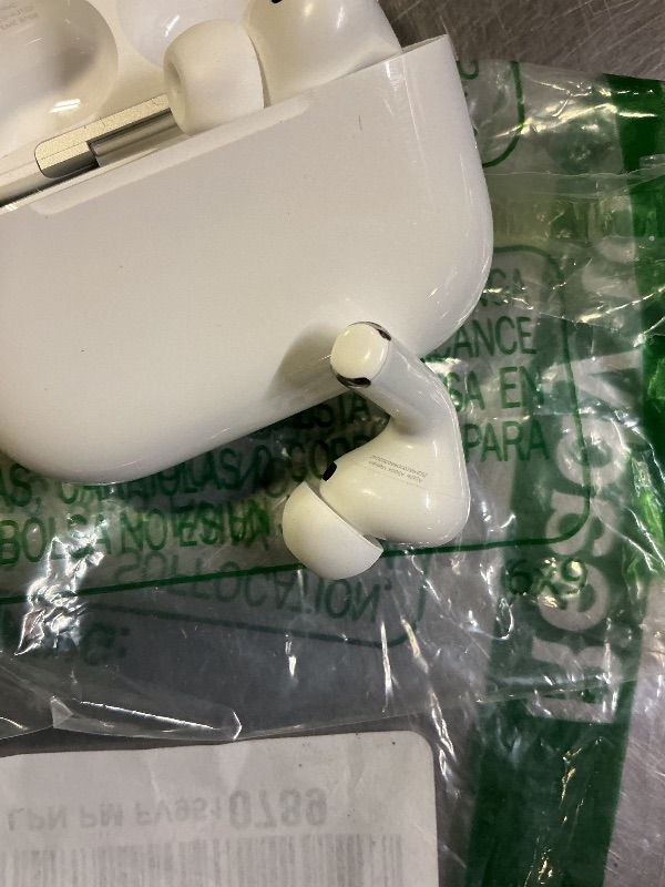 Photo 1 of Apple AirPods Pro 3 Wireless Earbuds, Active Noise Cancellation, Live Translation, Heart Rate Sensing,Hearing Aid Feature,Bluetooth Headphones,Spatial Audio, High-Fidelity Sound, USB-C Charging, White