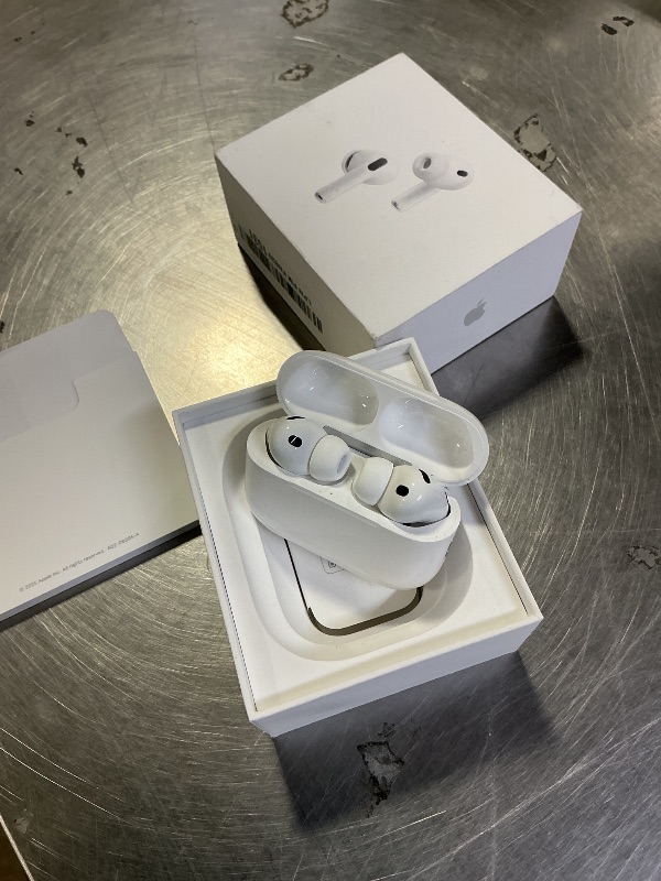 Photo 1 of Apple AirPods Pro 3 Wireless Earbuds, Active Noise Cancellation, Live Translation, Heart Rate Sensing,Hearing Aid Feature,Bluetooth Headphones,Spatial Audio, High-Fidelity Sound, USB-C Charging, White