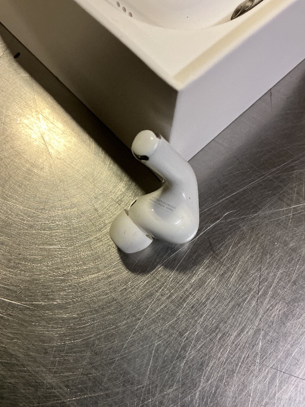 Photo 1 of Apple AirPods Pro 3 Wireless Earbuds, Active Noise Cancellation, Live Translation, Heart Rate Sensing,Hearing Aid Feature,Bluetooth Headphones,Spatial Audio, High-Fidelity Sound, USB-C Charging, White