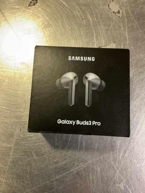Photo 1 of **USED** Samsung Galaxy Buds 3 Pro AI True Wireless Bluetooth Earbuds, Noise Cancelling, Sound Optimization, Redesigned Comfort Fit, Silver [US Version, Amazon Exclusive, 2Yr Warranty]