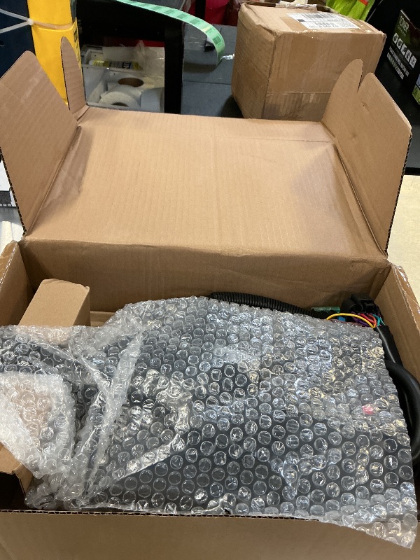 Photo 1 of Marine remote control box 5006180 with key switch suitable for Evinrude Johnson OMC BPR outboard engine side mounted Push to open