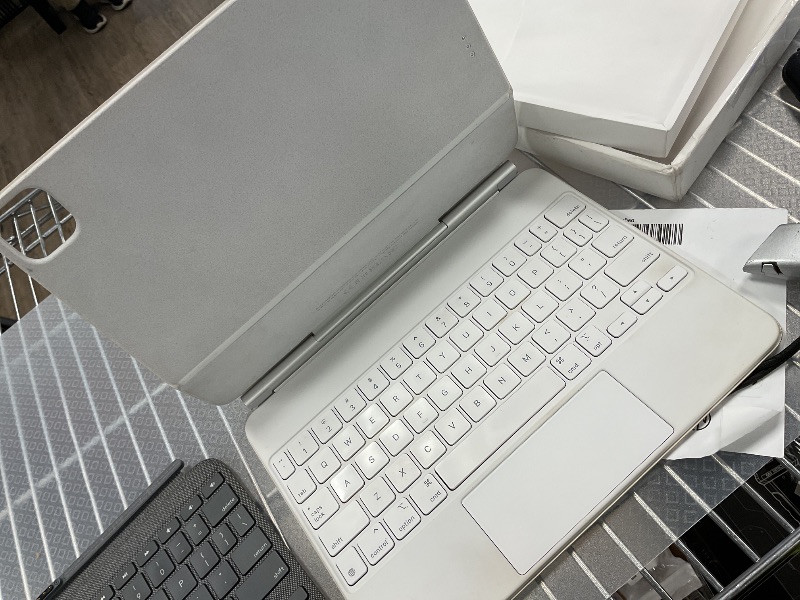 Photo 5 of Apple Magic Keyboard: Keyboard and Case for iPad Air 11-inch (M2 and M3) and iPad Air (4th and 5th Generation), US English — White