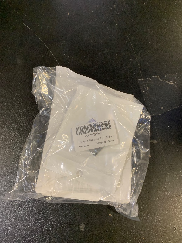 Photo 1 of 1/4 inch Presser Foot Quilting Patchwork Foot with Edge Guide, 1/4 Inch Clear View Quilting Presser Foot, Fit for Singer Brother Babylock Janome Simplicity Low Shank Sewing Machine?2 pcs?