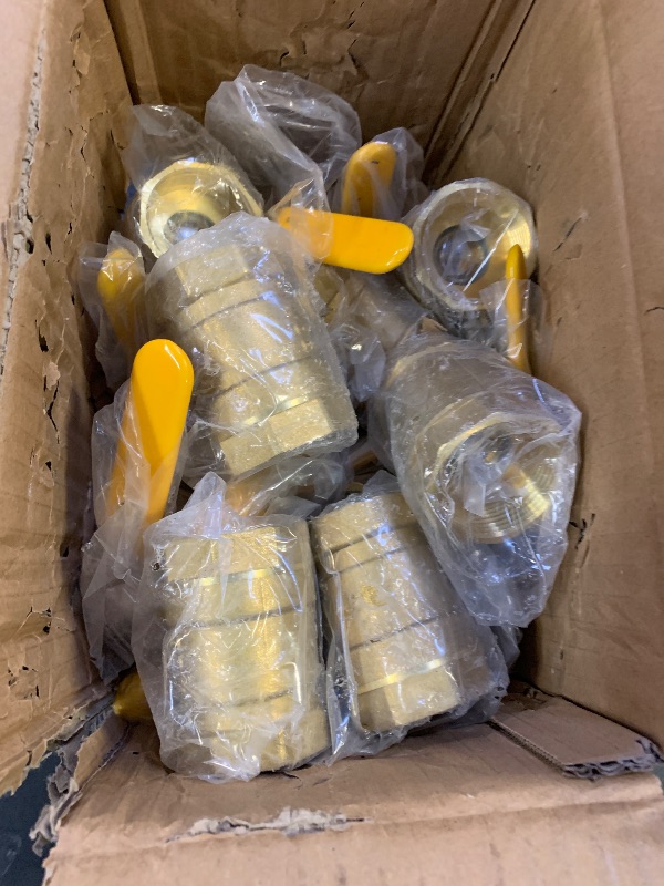 Photo 1 of 12 Pack 1-1/4'' Full Port Brass Ball Valve 1/4 Inch Female Threaded NPT Ball Valve Heavy Duty Threaded 150 PSI Brass Ball Plumbing Fitting for Water Oil Gas (1-1/4 In)