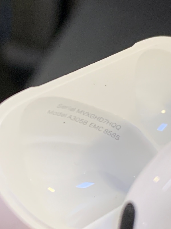 Photo 1 of **USED, SEE NOTES** Apple AirPods 4 Wireless Earbuds, Bluetooth Headphones, Personalized Spatial Audio, Sweat and Water Resistant, USB-C Charging Case, H2 Chip, Up to 30 Hours of Battery Life, Effortless Setup for iPhone