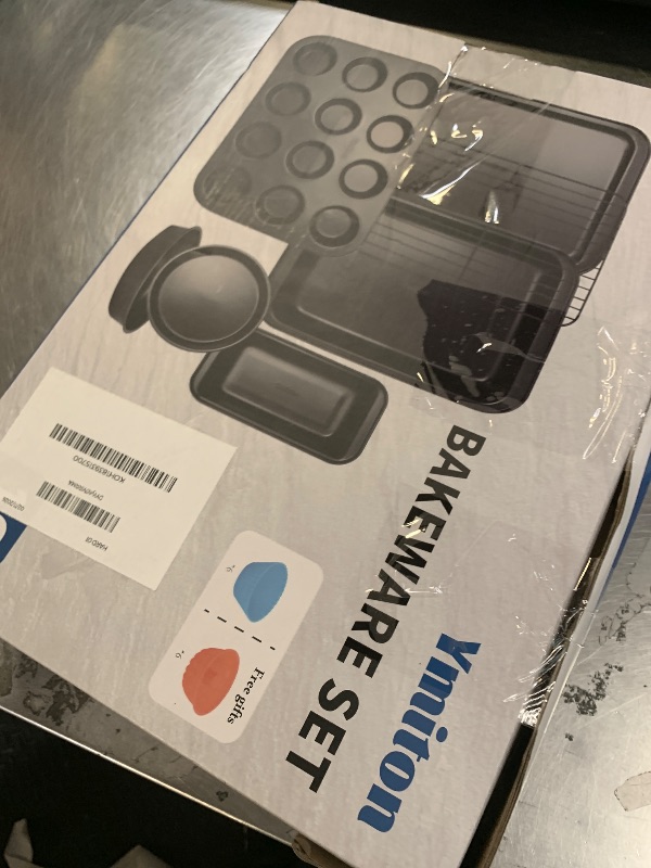 Photo 1 of **INCOMPLETE** Ymiton Nonstick Baking Pans Set, Stackable Bakeware Sets, Oven Pan Set Includes Baking Tray, Cookie Sheet, Cake Pans, Muffin Pan