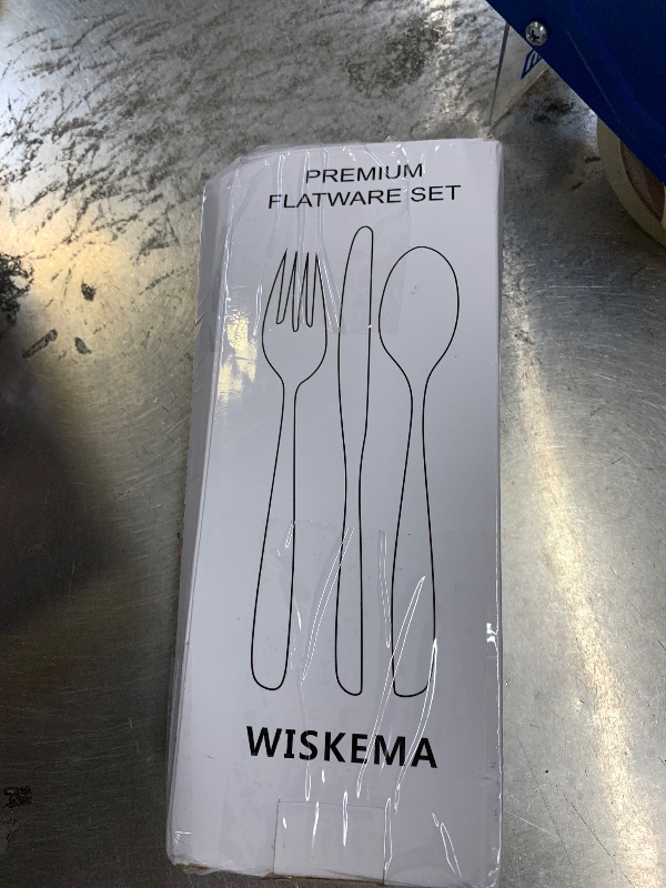 Photo 1 of **Gold**40 Pcs Silverware Set, Stainless Steel Flatware Set for 8, Food-Grade Cutlery Set, Mirror Polished Tableware Eating Utensils Set for Home Kitchen, Include Knife Fork Spoon Set, Dishwasher Safe