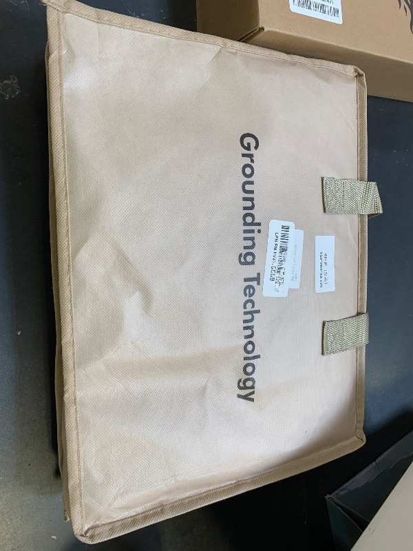 Photo 1 of HLLBLL Grounding Bedding Sheet Set, Bed Sheets and Pillowcase Set, 90% bOrganic Cotton+10% Pure Silver Organic Fitted Grounded Sheet for Improved Sleep, Pain Relief(Gray, (60.1 * 80.2 * 15inch))