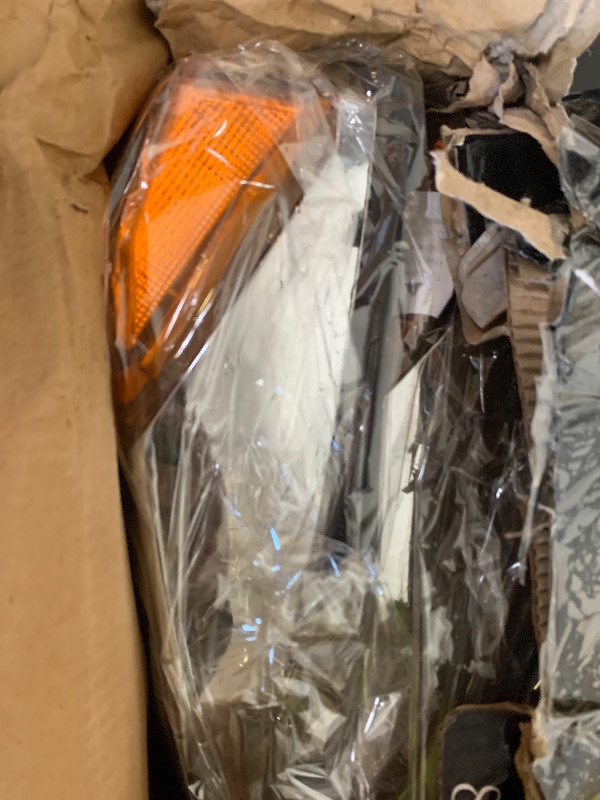 Photo 1 of Partsam 31LED Amber Cab Marker Light Waterproof Top Roof Running Cab Lights Compatible with Peterbilt/Kenworth/Freightliner//Western Star/Mack/International/Paccar Trailer Trucks