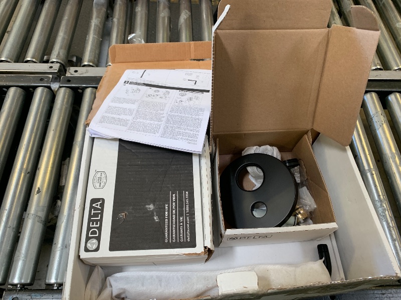 Photo 1 of Delta 7-Setting PivotPro 3-in-1 Combination Shower Head with ProClean Spray, Matte Black Round Shower Head Rainfall with Handheld Spray, 2.5 GPM, Matte Black 58600-BL25