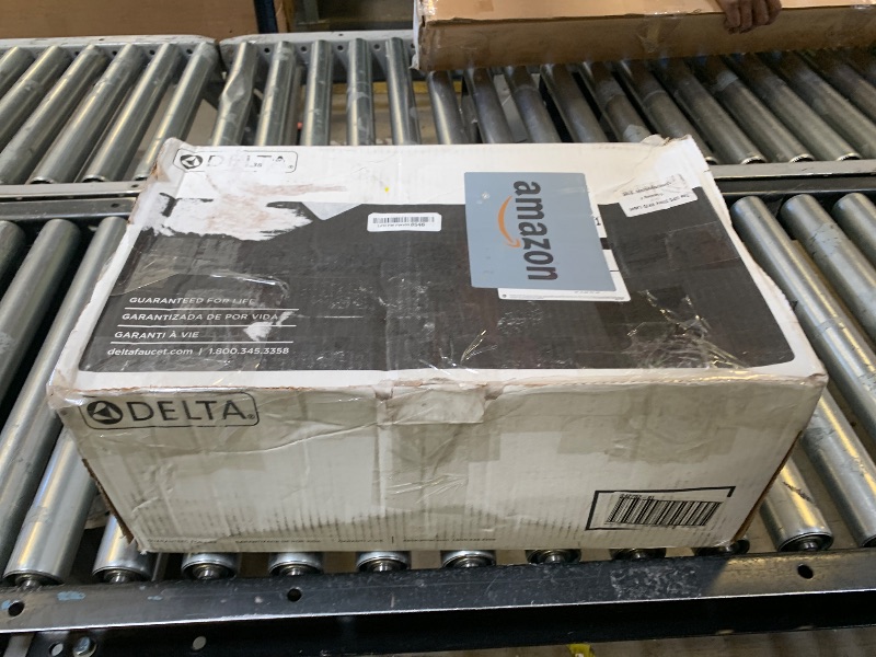 Photo 1 of Delta 7-Setting PivotPro 3-in-1 Combination Shower Head with ProClean Spray, Matte Black Round Shower Head Rainfall with Handheld Spray, 2.5 GPM, Matte Black 58600-BL25