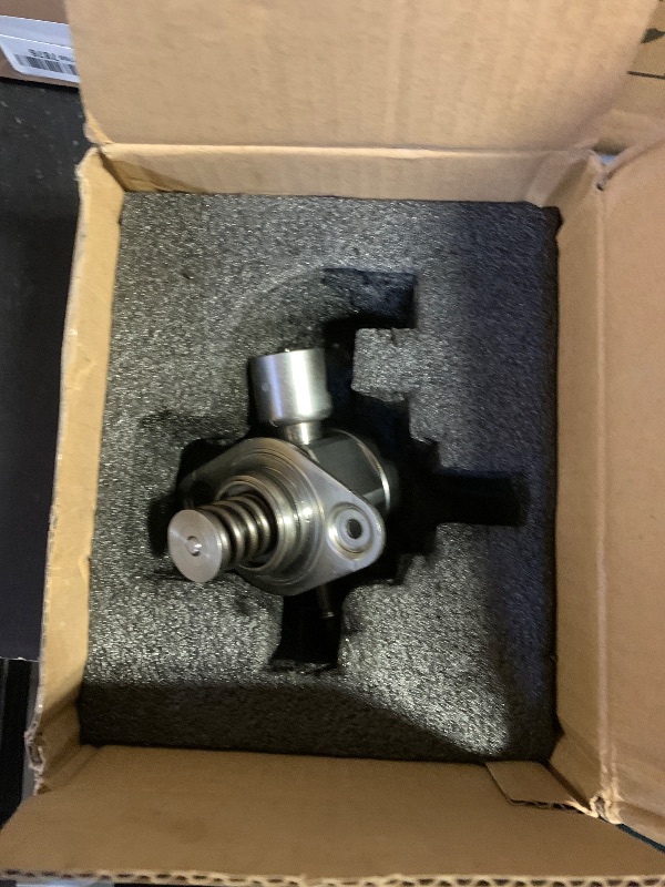 Photo 1 of 2012-2017 High Pressure Fuel Pump Compatible for Ford Edge Escape Explorer Focus Fusion Taurus Police Sedan Lincoln MKC MKT MKZ Land Rover LR2 Evoque Discovery Sport 2.0L L4 12-17, Replace 0261520152