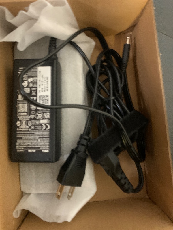 Photo 1 of Dell USB 3.0 Ultra HD/4K Triple Display Docking Station (D3100), Black