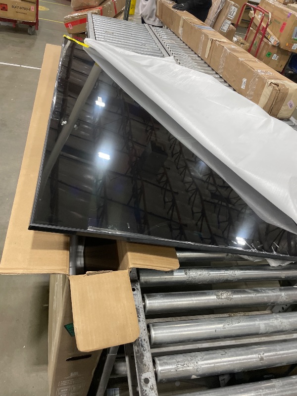 Photo 1 of ***DAMAGED****Samsung 65-Inch Class QLED Q7F Series Samsung Vision AI Smart TV (2025 Model, 65Q7F) Quantum HDR, Object Tracking Sound Lite, Q4 AI Gen1 Processor, 4K upscaling, Gaming Hub, Alexa Built-in