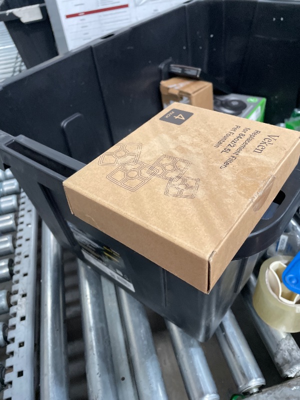 Photo 1 of ***MISSING PARTS***
Veken 4 Pack Replacement Filters for 84oz/2.5L Automatic Pet Fountain Cat Water Fountain Dog Water Dispenser