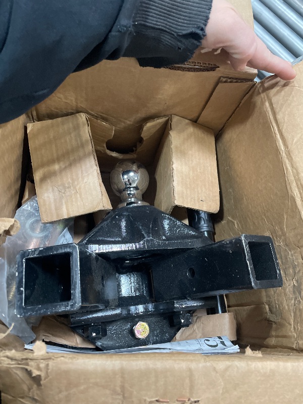 Photo 1 of ***************Missing swing arms**************
Equal-i-zer 4-point Sway Control Hitch, 90-00-1600, 16,000 Lbs Trailer Weight Rating, 1,600 Lbs Tongue Weight Rating, Weight Distribution Kit Includes Standard Hitch Shank, Ball NOT Included