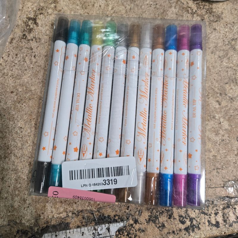 Photo 1 of 12 Metallic markers 
