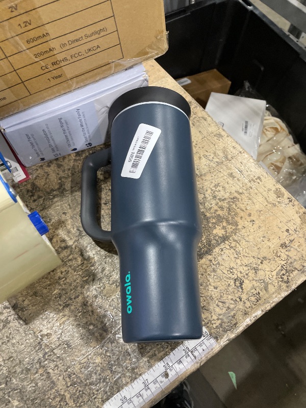 Photo 1 of **damaged handle**Owala Stainless Steel Triple Layer Insulated Travel Tumbler with Spill Resistant Lid, Straw, and Carry Handle, BPA Free, 40 oz, Gray (Foggy Tide)
NO HANDLE