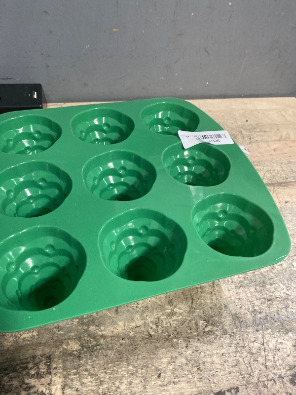Photo 1 of 1 Pcs 3D Christmas Tree Silicone Molds Chocolate Molds Food Christmas Themed Treat Baking Freezing Tray Holiday Moulds for Soap Candy Cake Ice Candle Gummy Jelly Wax Melt Ice Cubes Cake Decorations