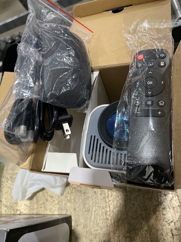 Photo 1 of [Projector 2026 Upgraded] Mini Projector Support 4K 1080P Auto Keystone 270°Rotatable with WiFi 6 and Bluetooth 5.2 Projector Portable Compatibile with HDMI/TV Stick/Memory Stick/Laptop,White