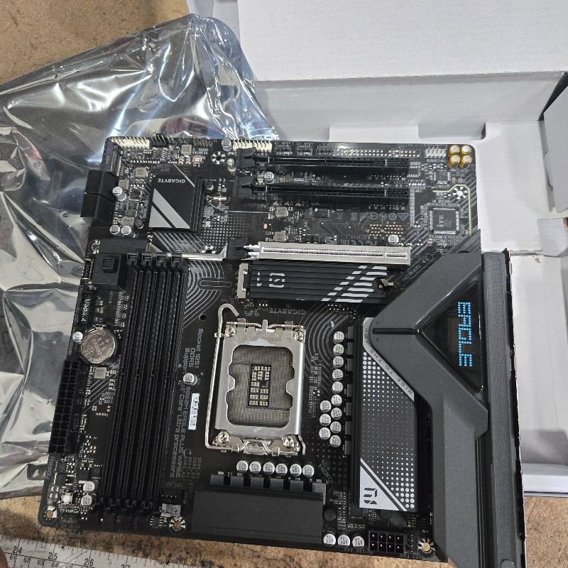 Photo 1 of **BENT PINS** GIGABYTE B860M Eagle Plus WIFI6E Intel Core Ultra (Series 2) LGA 1851 Motherboard, mATX, DDR5, 2X M.2, PCIe 5.0, USB-C, WIFI6E, 2.5GbE LAN, EZ-Latch
