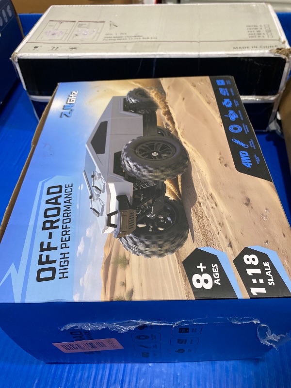 Photo 1 of 1:18 Fast RC Car 40 KM/H High Speed 4WD Remote Control Monster Truck 4X4 Off Road All Terrain with 2 Batteries/2 PVC Shell Pickup, 2.4GHz Remote Control, Ideal Gifts for Christmas/Happy New Year