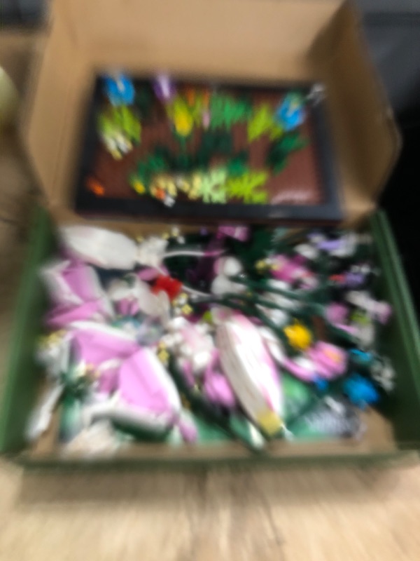 Photo 1 of ***missing parts***Orchid Praying Mantis Flowers Bonsai Building Set, Compatible with Lego Insects Nature Inspired STEM Kit for Adults, Stunning Desk Decor for Home/Office, for Boys Girls Aged 8-16+ 1077PCS