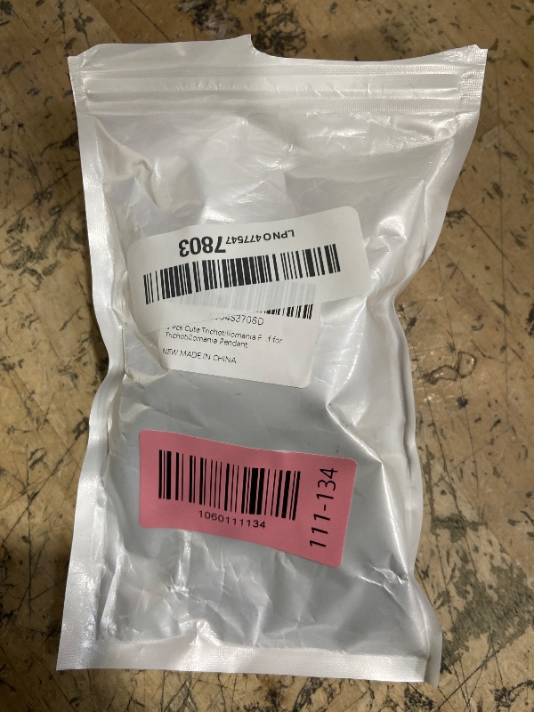 Photo 1 of 1 Pcs Cute Trichotillomania Fidget Toys, Picking Fidget Finger Toys Anxiety Relief for Trichotillomania Pendant