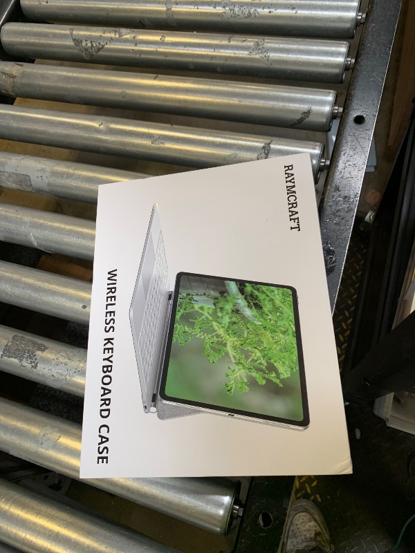 Photo 1 of RAYMCRAFT for ipad Pro 13 inch Case with Keyboard (M5 2025 / M4 2024), Magic Keyboard with Pencil Buckle, 11 Colors Backlight, Stain-Resistant Surface, Multi-Touch Trackpad, Magnetic Stand, White