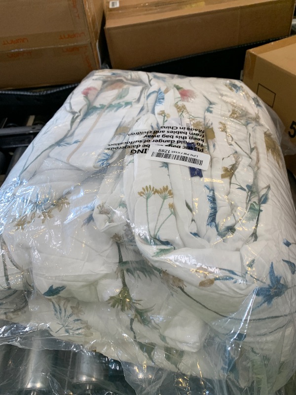 Photo 1 of SLEEPBELLA Comforter King Size, 600 Thread Count Cotton White Printed with Blue & Blush Flowers Cotton Comforter Set,Down Alternative Bedding Set 3Pcs(King, White Floral)