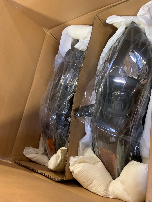 Photo 1 of Spyder (OE) Toyota Sienna 2011-2016 Halogen SE Model only (Don‘t fit HID & LED Daytime Running Light Models) OEM Style Headlights -Black