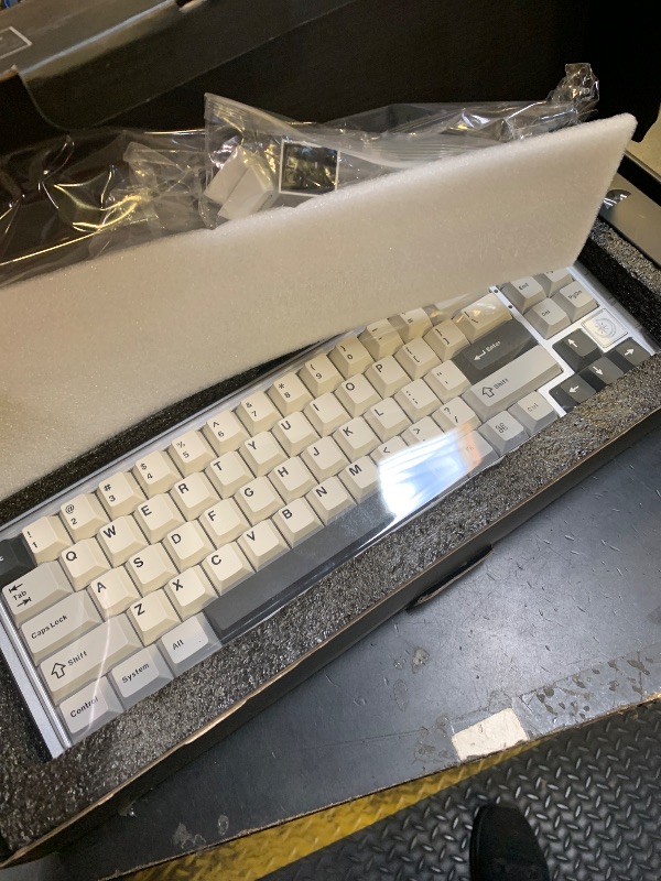 Photo 1 of YUNZII AL71 75% Mechanical Keyboard,Full Aluminum CNC,Hot Swappable Gasket,2.4GHz Wireless BT5.0/USB-C Wired,NKRO Programmable RGB Backlight Creamy Typing for Win/Mac(Silver,Crystal White Switch)