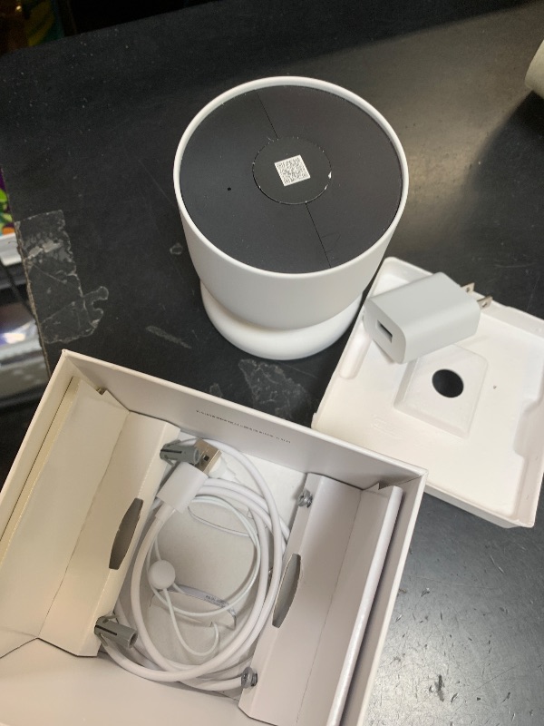 Photo 1 of Google Nest Cam Outdoor or Indoor, Battery - 2nd Generation - 1 Pack