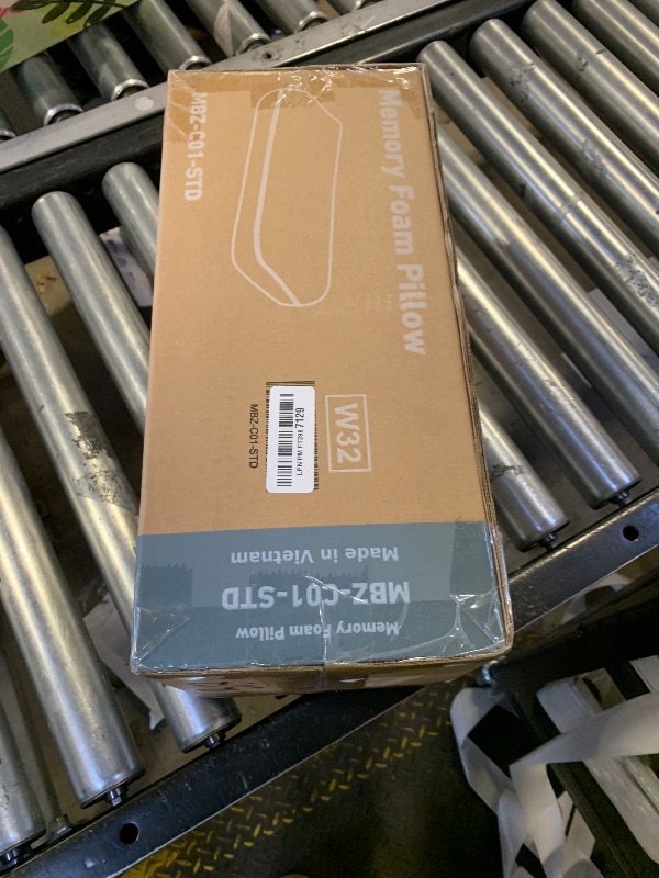 Photo 1 of memory foam pillow