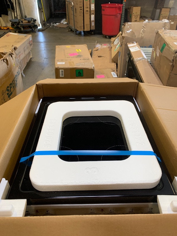 Photo 1 of Hamilton Beach 20” Electric Range and Oven with VitroCeramic Cooktop, Heavy-Duty Knobs, Inox Stainless Steel