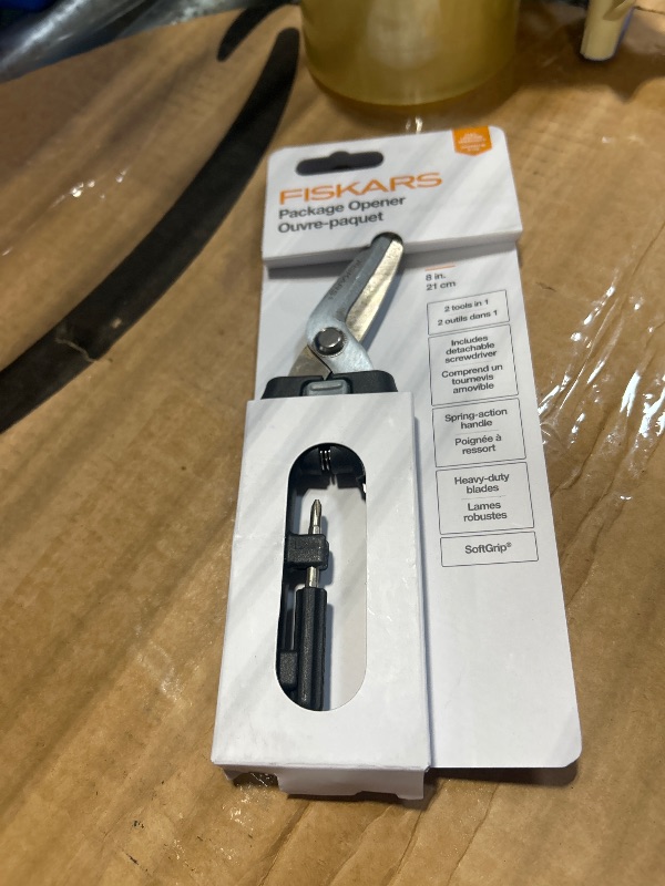 Photo 1 of **MINOR DAMAGE/check clerk comments**
Fiskars Everyday Package Opener, Heavy-Duty Sharp Blades, Clamshell & Zip Tie Cutter, Large, Assorted Colors
