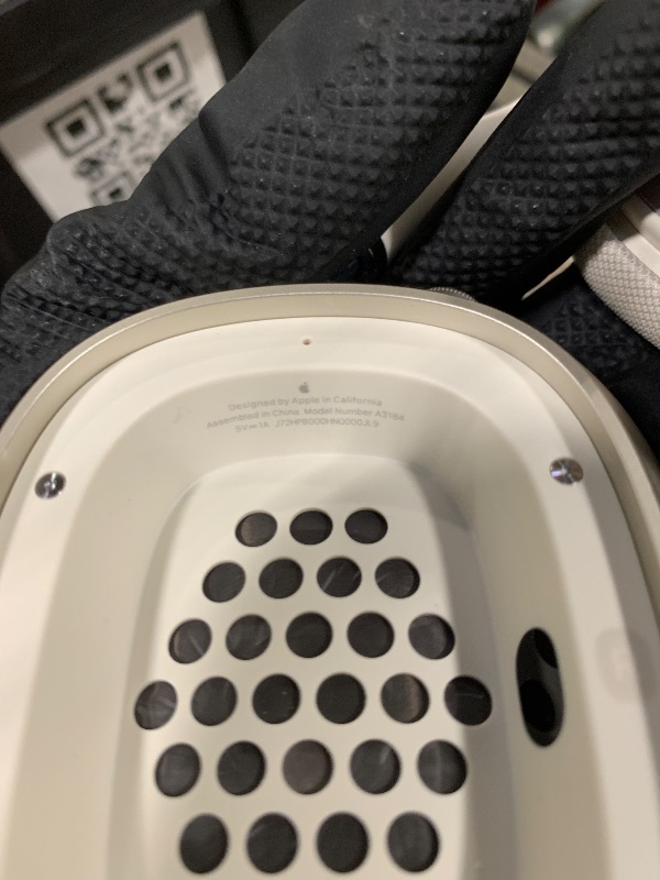 Photo 1 of ** USED / DIRTY** Apple AirPods Max Wireless Over-Ear Headphones, Pro-Level Active Noise Cancellation, Transparency Mode, Personalized Spatial Audio, USB-C Charging, Bluetooth Headphones for iPhone - Starlight
