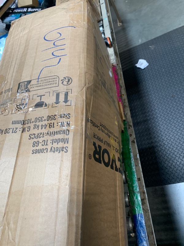 Photo 1 of ***MAJOR DAMAGE*** VEVOR Safety Cones, 12 x 28" Traffic Cones, PVC Orange Construction Cones, 2 Reflective Collars Traffic Cones with Weighted Base and Hand-Held Ring Used for Traffic Control, Driveway Road Parking