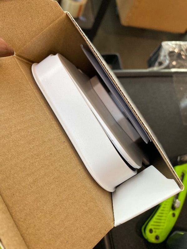 Photo 1 of *UNTESTED*
URROY Shower Phone Holder Waterproof One-Touch Open Shower Phone Case Anti-Fog & Sensitive Touchscreen Bathroom Wall Phone Mount Stand Universal Fit for iPhone & Smartphones Gift for Men Women White