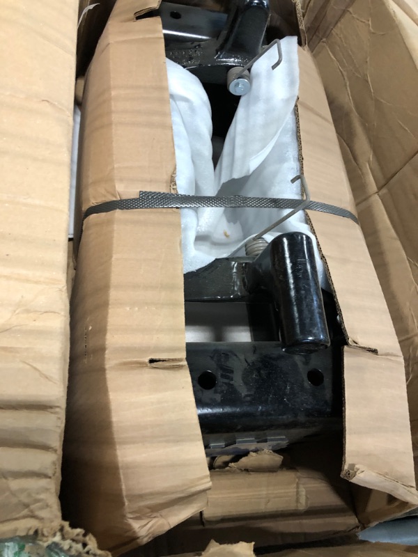 Photo 1 of ***FINAL SALE/NO RETURN, VIEW NOTES*** Reese 30950 M5 Fifth Wheel Trailer Hitch Kit, 32,000 lbs. Capacity, Talon Jaw, Complete System Includes Hitch Head Assembly, Center Section and Leg Kit, Compatible with RAM OE Prep Package
