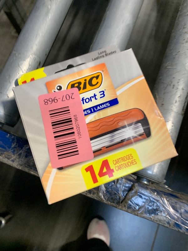 Photo 1 of ***MISSING 6*** BIC Comfort 3 Refillable Refill Razor Cartridges, Three-Blade Disposable Razors for Men, Sensitive Skin Razor for a Comfortable Shave, 14 Razor Refill Cartridges