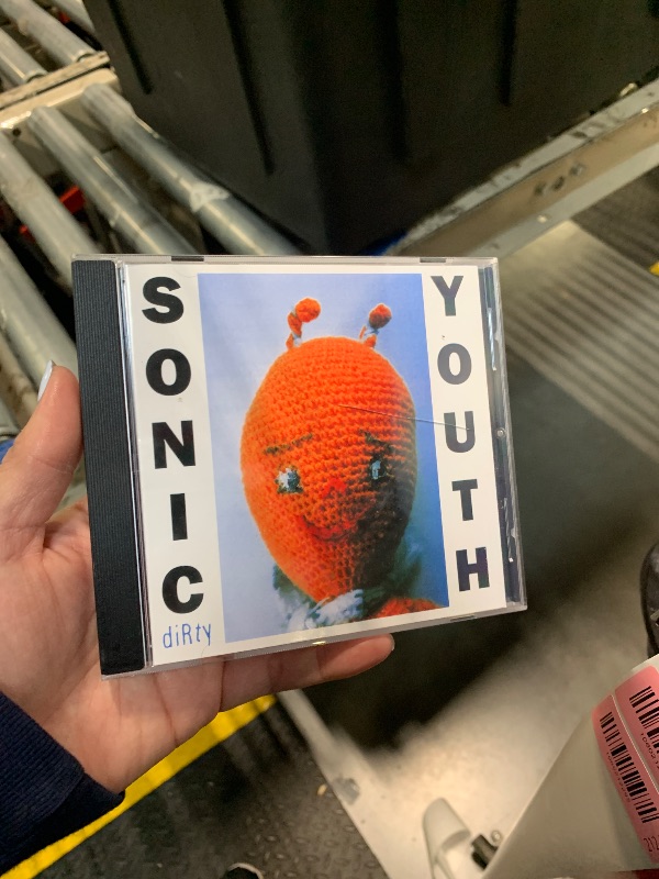Photo 1 of ***BROKEN CASE***
Sonic Youth Dirty